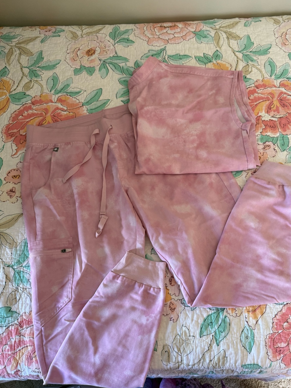 FIGS Scrub Set